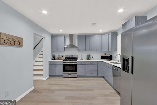 447 Warren Rd, Lawrenceville, GA 30044