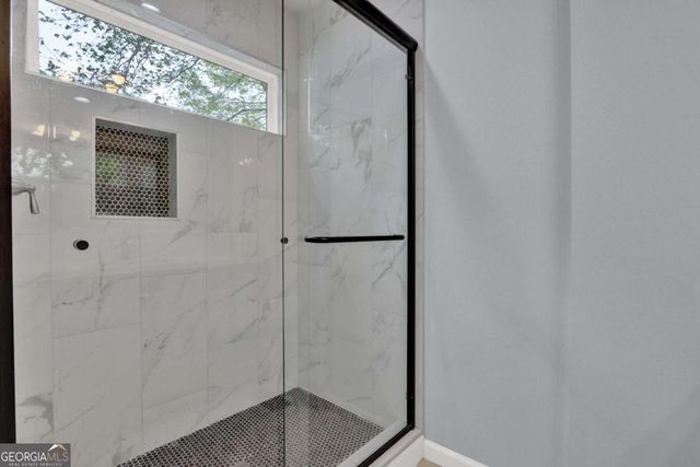 447 Warren Rd, Lawrenceville, GA 30044