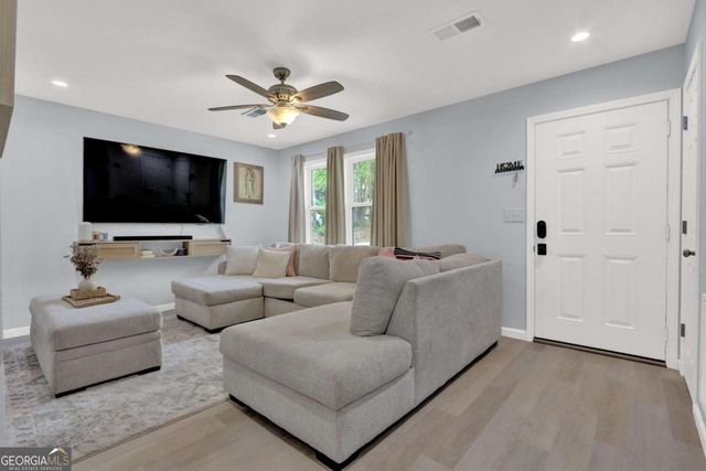 447 Warren Rd, Lawrenceville, GA 30044