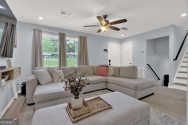 447 Warren Rd, Lawrenceville, GA 30044