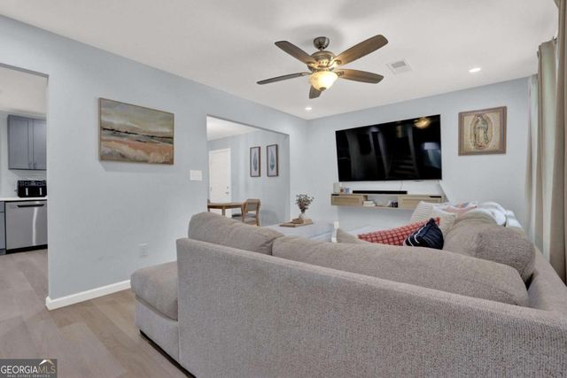 447 Warren Rd, Lawrenceville, GA 30044