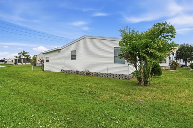 452 SHARKS POINT, North Port, FL 34287