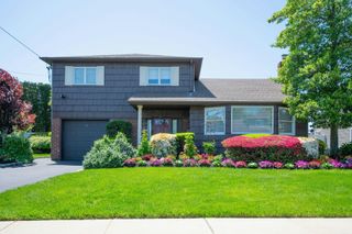 2175 Wantagh Park Drive, Wantagh, NY 11793