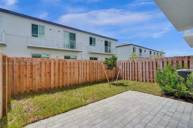 732 SE 13th Court 732, Homestead, FL 33034