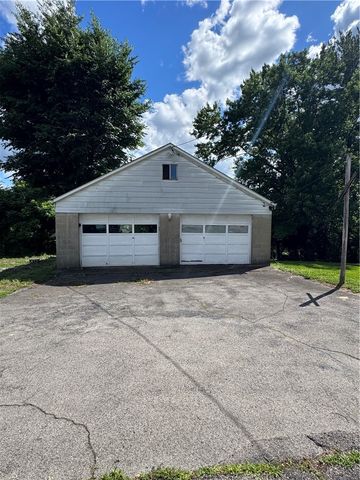 44 Forest Grove Rd, Robinson Twp, PA 15108