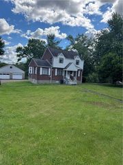 44 Forest Grove Rd, Robinson Twp, PA 15108