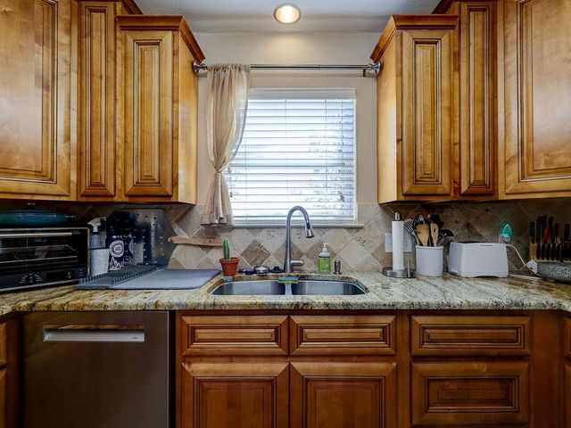 1002 Deep Wood DR, Round Rock, TX 78681
