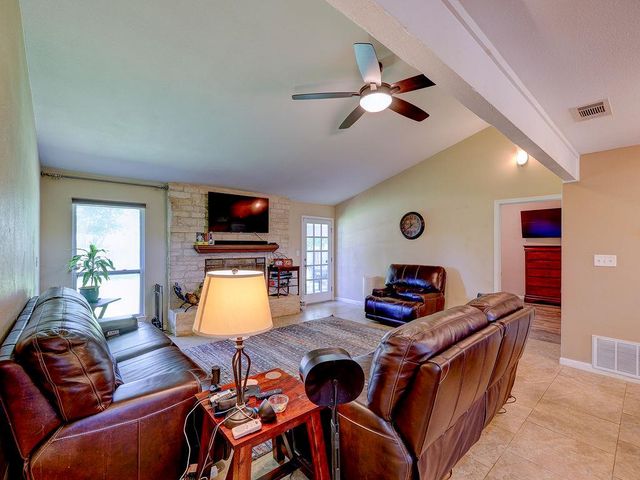 1002 Deep Wood DR, Round Rock, TX 78681