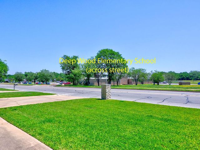 1002 Deep Wood DR, Round Rock, TX 78681