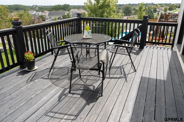 7823 N 156th Avenue, Bennington, NE 68007