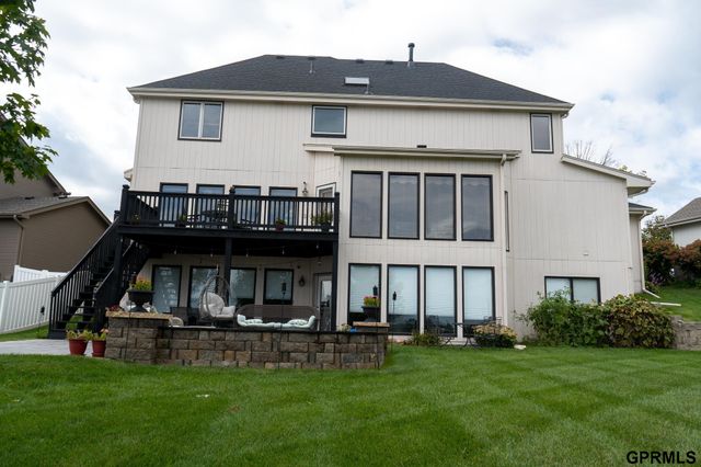 7823 N 156th Avenue, Bennington, NE 68007