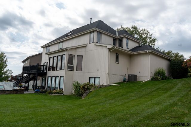 7823 N 156th Avenue, Bennington, NE 68007