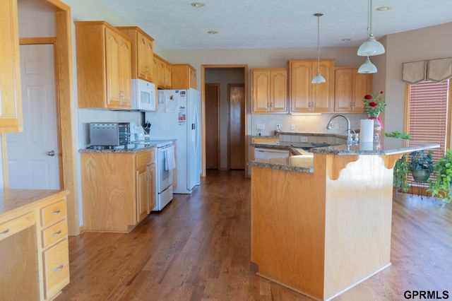 7823 N 156th Avenue, Bennington, NE 68007