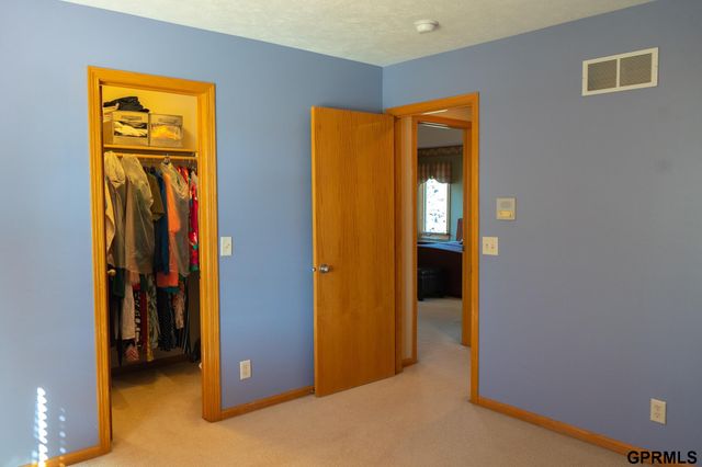 7823 N 156th Avenue, Bennington, NE 68007