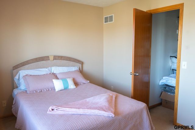 7823 N 156th Avenue, Bennington, NE 68007