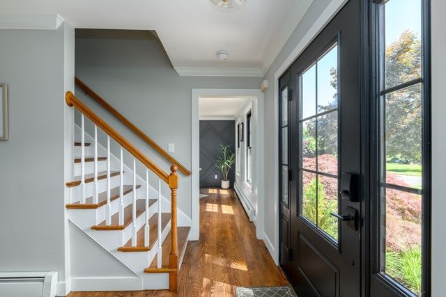 21 Round Table Road, Shrewsbury, MA 01545