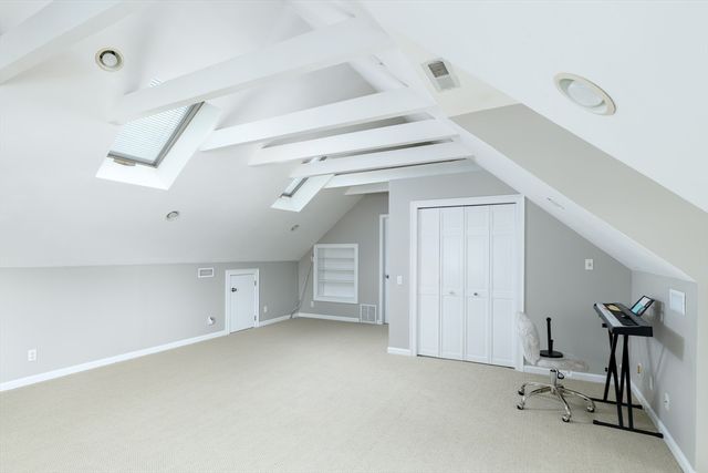 21 Round Table Road, Shrewsbury, MA 01545