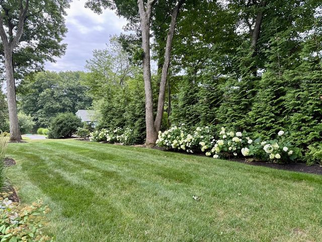 21 Round Table Road, Shrewsbury, MA 01545