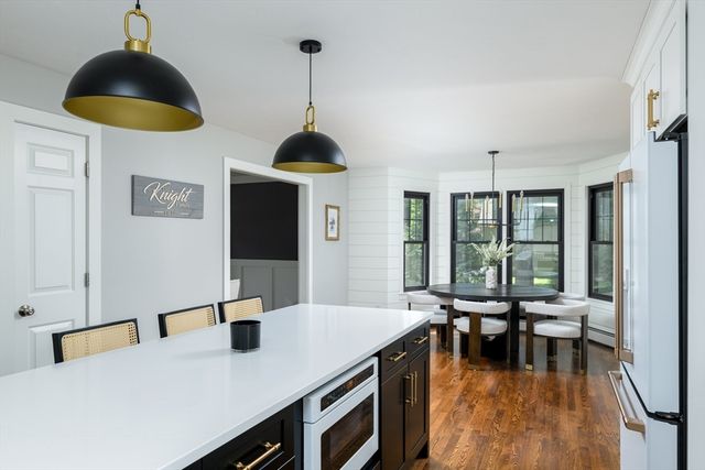 21 Round Table Road, Shrewsbury, MA 01545