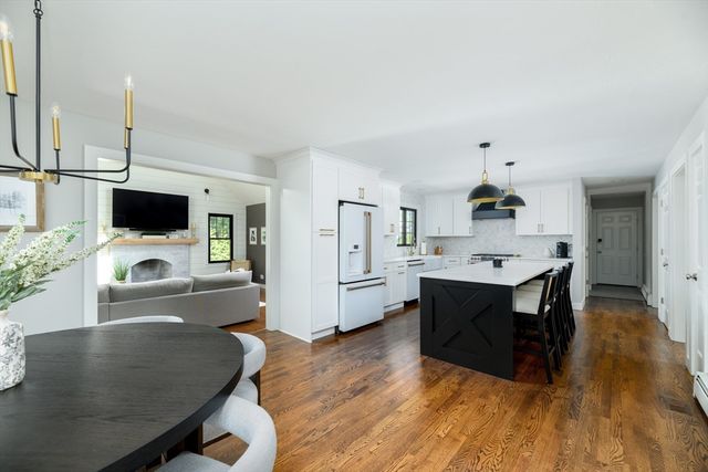 21 Round Table Road, Shrewsbury, MA 01545