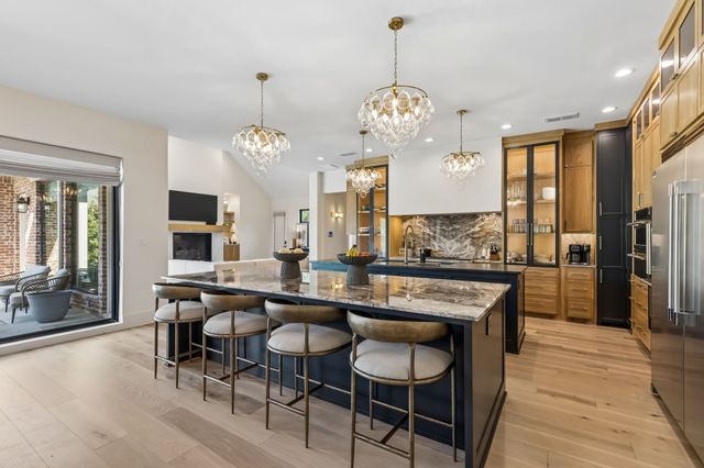 300 Foxborough Lane, Southlake, TX 76092