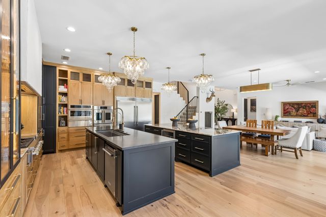 300 Foxborough Lane, Southlake, TX 76092