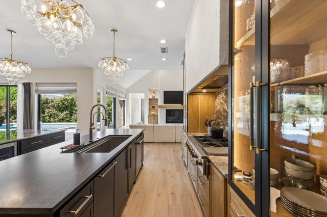 300 Foxborough Lane, Southlake, TX 76092