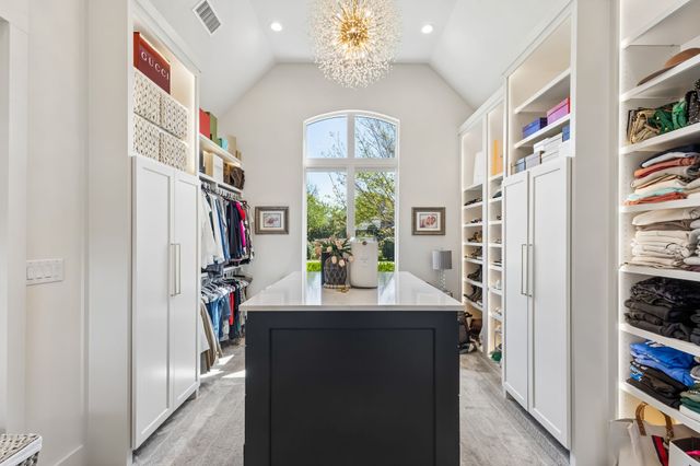 300 Foxborough Lane, Southlake, TX 76092