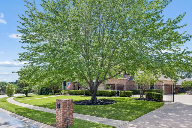 300 Foxborough Lane, Southlake, TX 76092