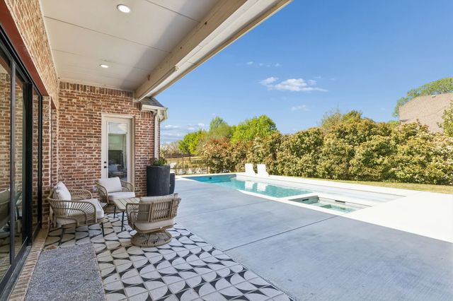300 Foxborough Lane, Southlake, TX 76092