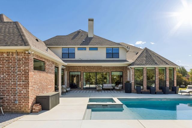 300 Foxborough Lane, Southlake, TX 76092