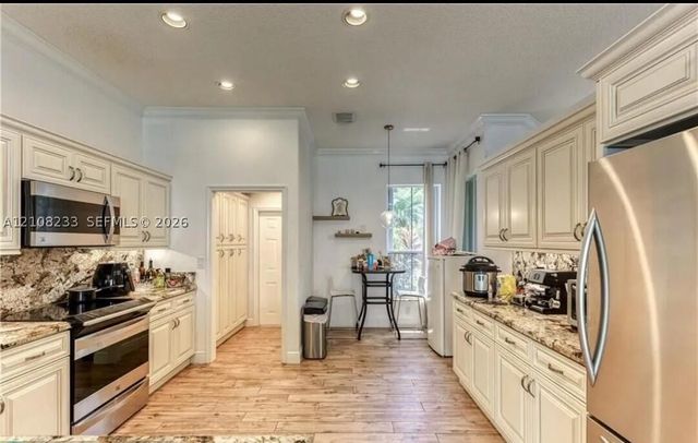5333 SW 34th Ave, Hollywood, FL 33312
