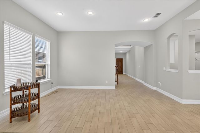 940 Crest Breeze Drive, Fort Worth, TX 76052
