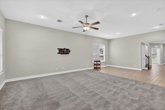 940 Crest Breeze Drive, Fort Worth, TX 76052
