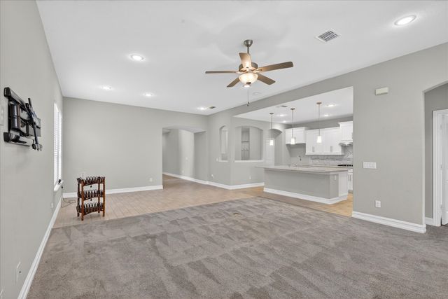 940 Crest Breeze Drive, Fort Worth, TX 76052