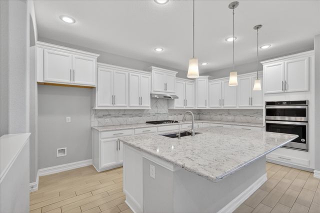 940 Crest Breeze Drive, Fort Worth, TX 76052