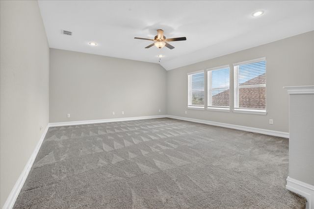 940 Crest Breeze Drive, Fort Worth, TX 76052