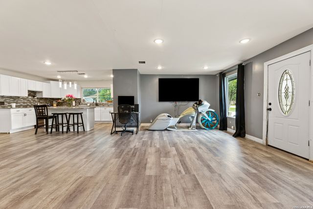 170 DORSEY ST, San Antonio, TX 78221