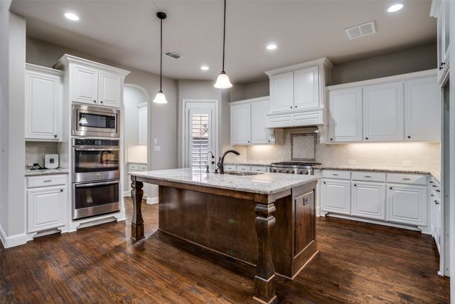 1071 Jennala Drive, Frisco, TX 75036