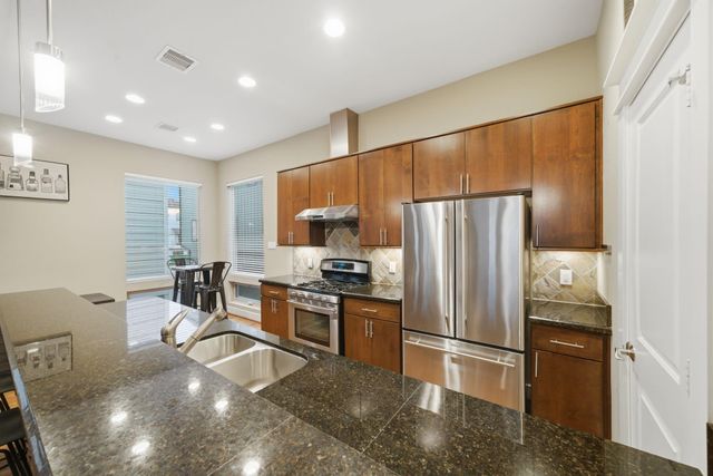 1036 W 24th Street, Houston, TX 77008