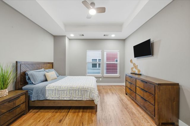 1036 W 24th Street, Houston, TX 77008