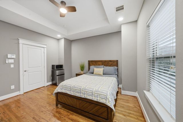 1036 W 24th Street, Houston, TX 77008