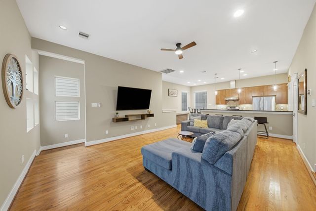 1036 W 24th Street, Houston, TX 77008