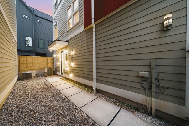 1036 W 24th Street, Houston, TX 77008