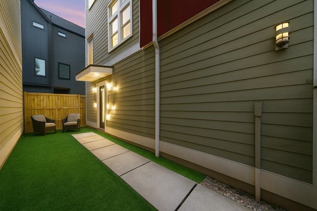 1036 W 24th Street, Houston, TX 77008