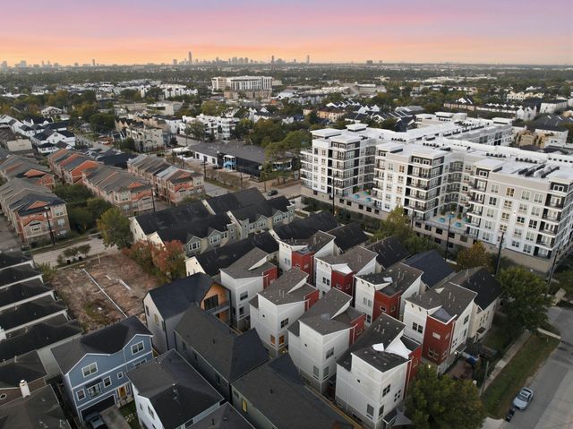 1036 W 24th Street, Houston, TX 77008