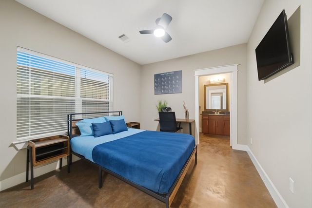 1036 W 24th Street, Houston, TX 77008