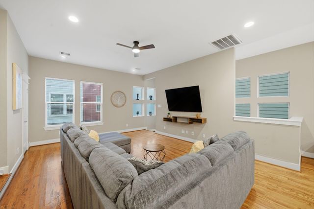 1036 W 24th Street, Houston, TX 77008