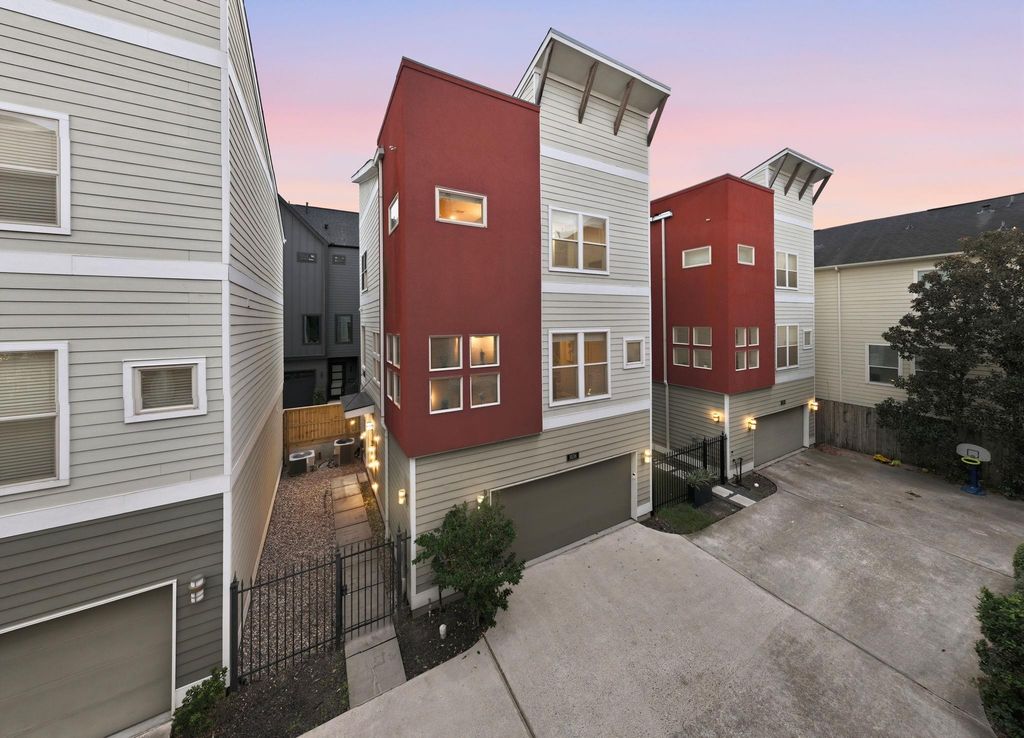 1036 W 24th Street, Houston, TX 77008