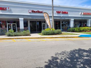 6935 Taft, Hollywood, FL 33125
